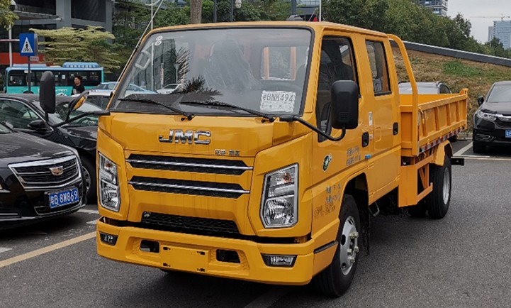 自卸车